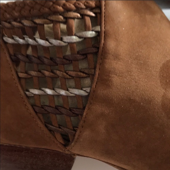 Via Spiga Tan Suede Ankle Boots Size 6.5 - Picture 3 of 8